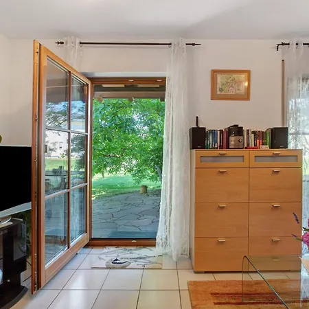 坚果树下公寓 公寓 Adelhausen