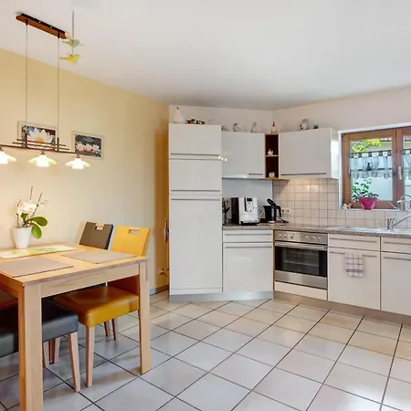 坚果树下公寓 公寓 Adelhausen