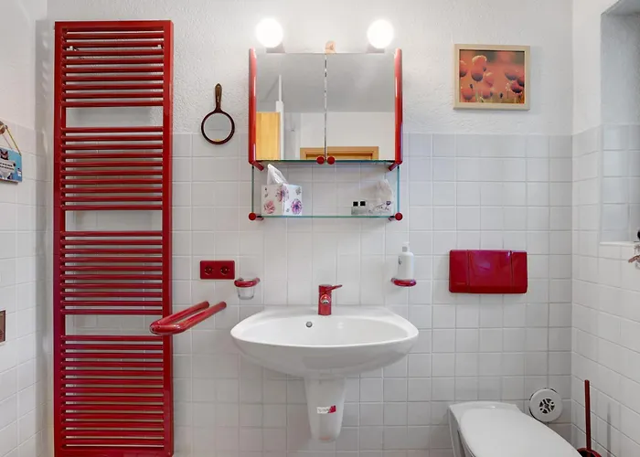 Unterm Nussbaeumle Adelhausen